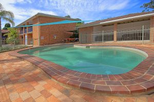 broulee-accommodation-poolside